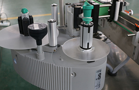 小圓瓶貼標(biāo)機(jī)