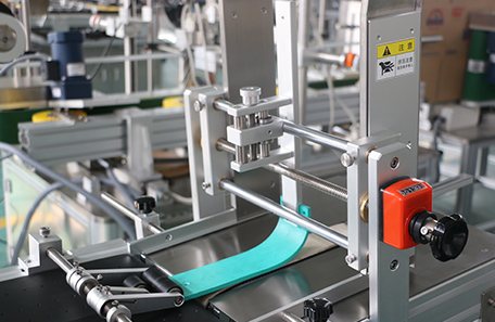 袋子分頁貼標機