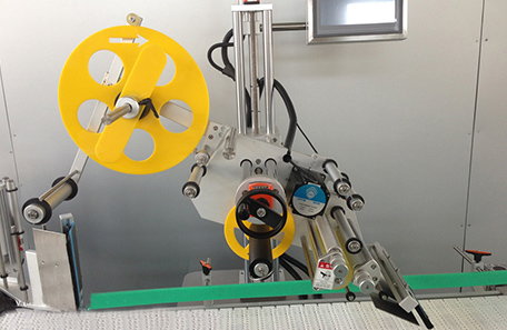 包裝箱平面兼側面貼標