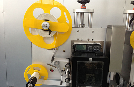 紙箱頂部在線打印貼標