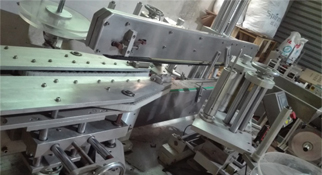 全自動貼標機廠家如今都開始選擇高科技生產