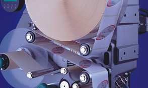 全自動高速貼標機無需人工管理，使用更省心！